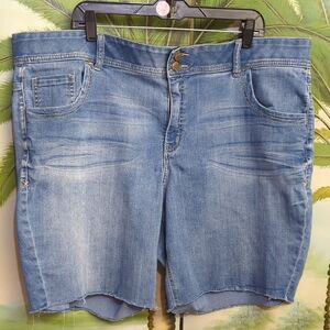 # 27 - Lane Bryant Blue Denim Bermuda Shorts Size 24w